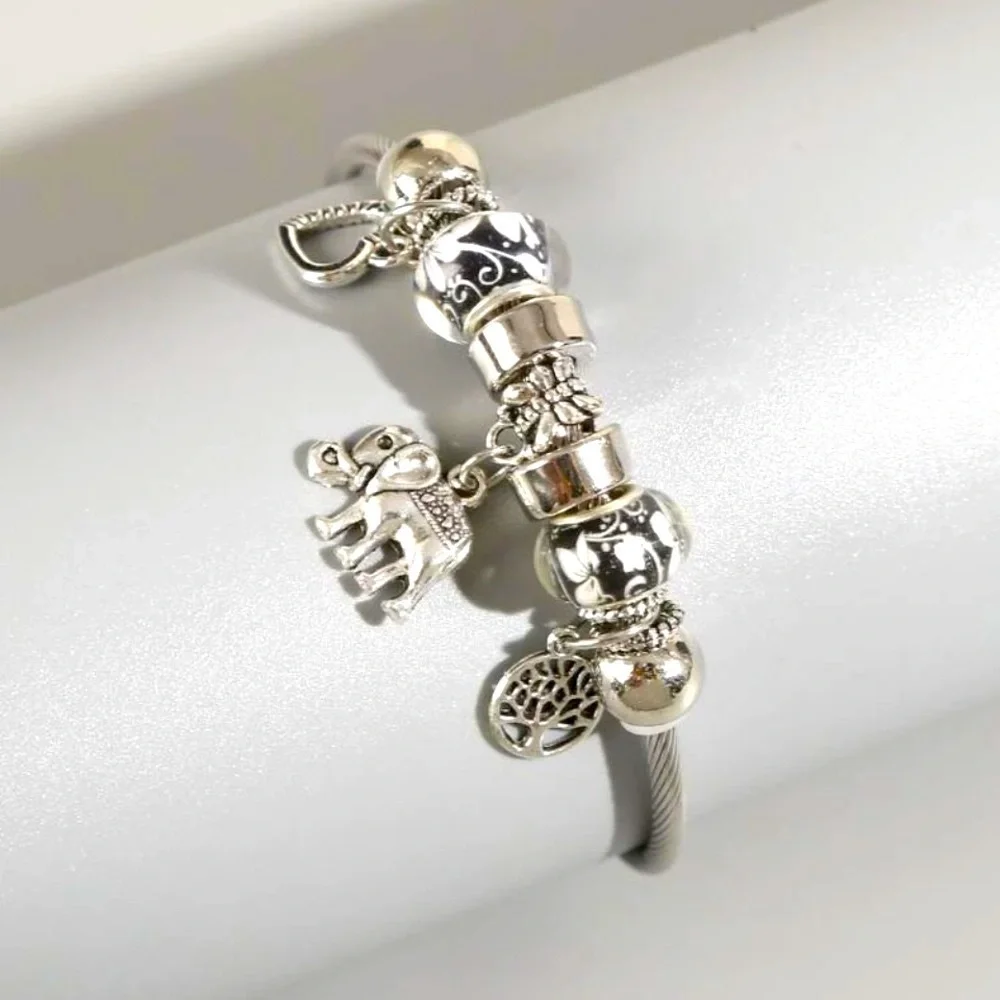 ✨ Silver tone charm bracelet ✨​​​​​